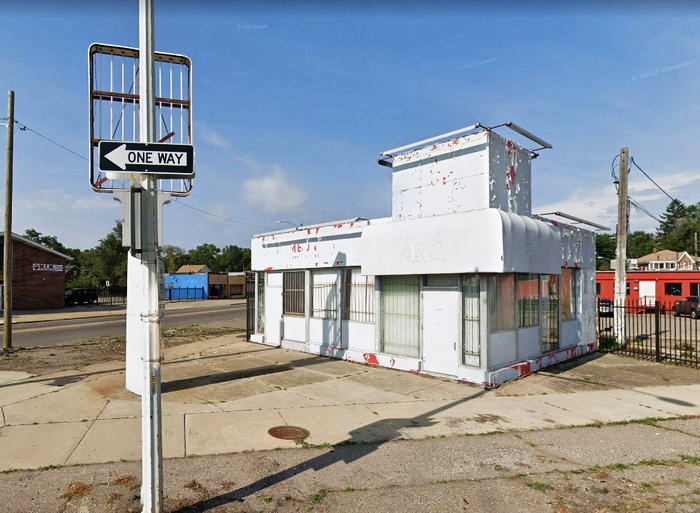 Top Hat Hamburgers - Detroit - Puritan At Lodge Service Drive 2 (newer photo)